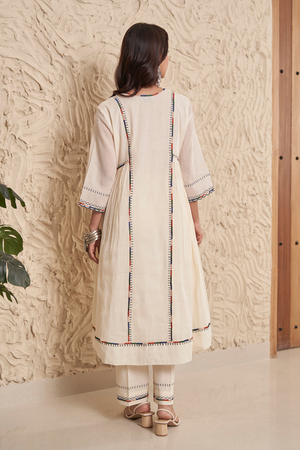 Idhi Kurta Set